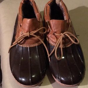 Cape Robbins size 8 rubber boots  ☔️